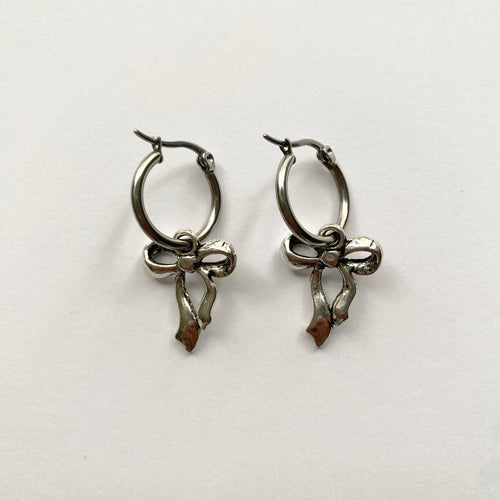 Bow Tie - Earrings (Silver)