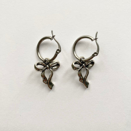 Bow Tie - Earrings (Silver)